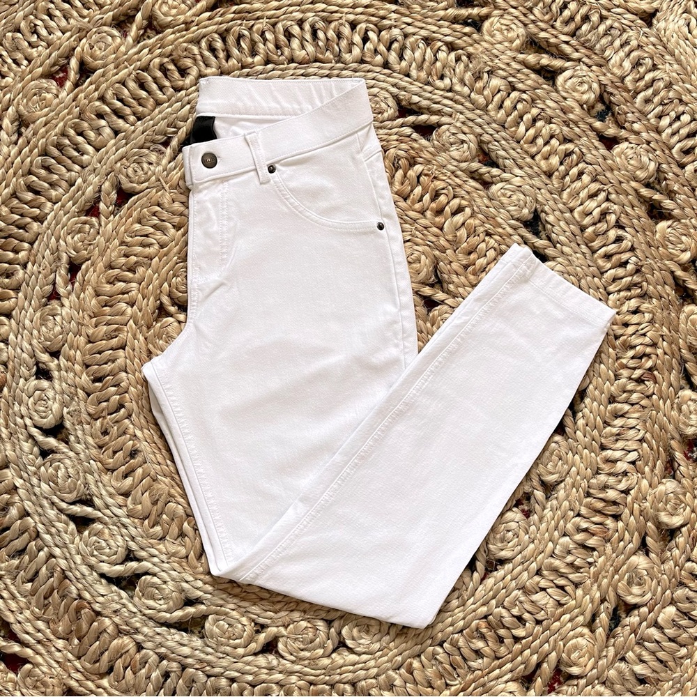 HUE Ultra Soft Denim Leggings, White, M